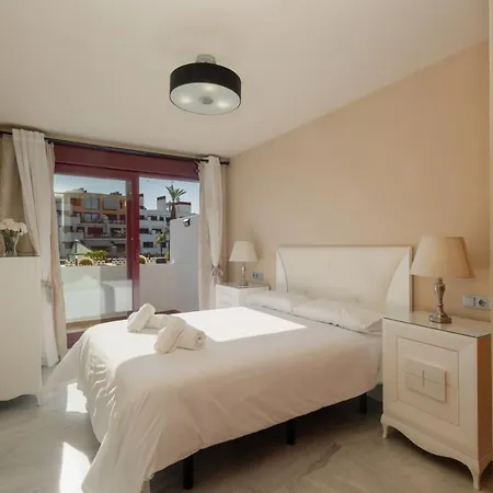 Apartment, With Indoor Pool, Jacuzzi, Sauna And Gym, In Benahavis Εστεπόνα