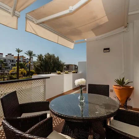 Apartment, With Indoor Pool, Jacuzzi, Sauna And Gym, In Benahavis Εστεπόνα