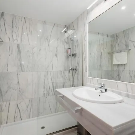 Apartment, With Indoor Pool, Jacuzzi, Sauna And Gym, In Benahavis Εστεπόνα